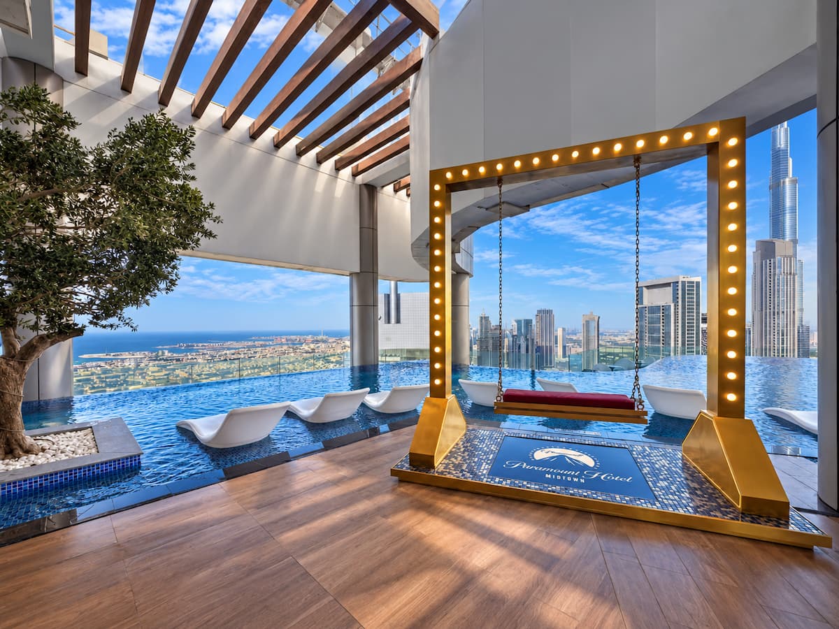 Burj View & Infinity Pool | 7 min to Dubai Mall