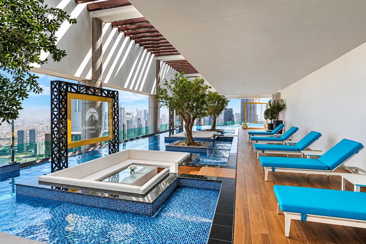 Burj View & Infinity Pool | 7 min to Dubai Mall